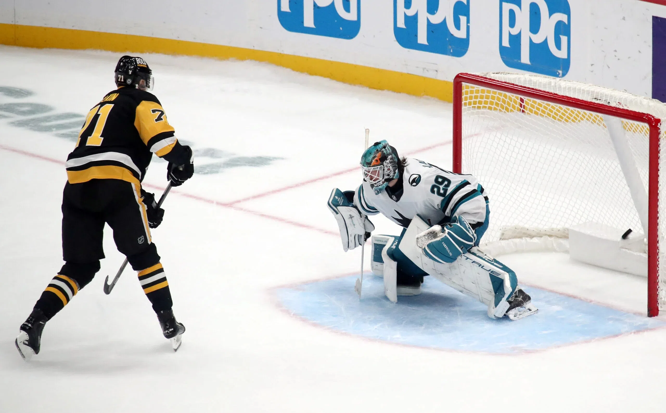 Penguins Drop Two Games at Home in Weekend Series