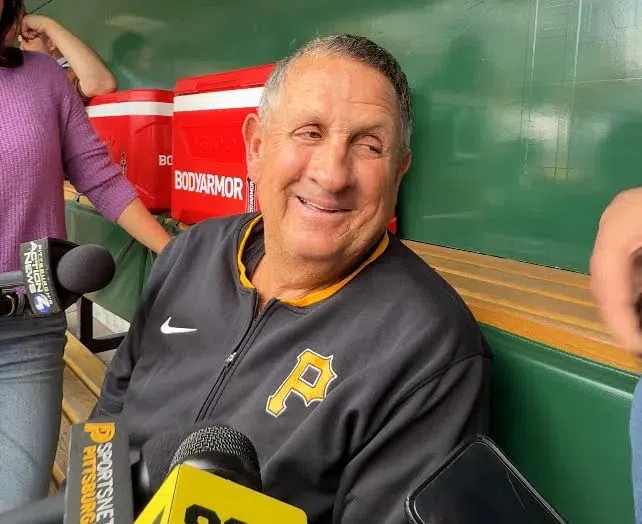 Lamont Back in the Bucs' Dugout