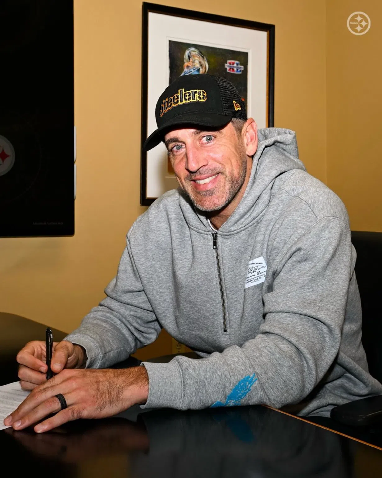 Rodgers Signs Steelers Contract
