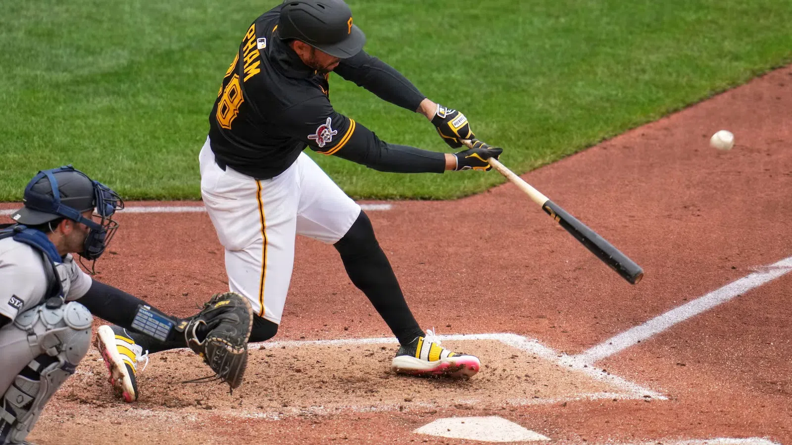 Pham and Horwitz Lead Pirates Past Rangers to Prevent Sweep