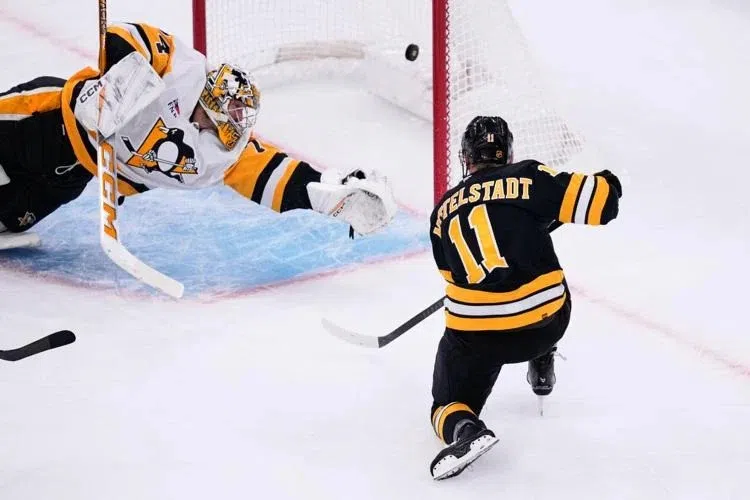 Bruins Break Pens' Point Streak in Boston