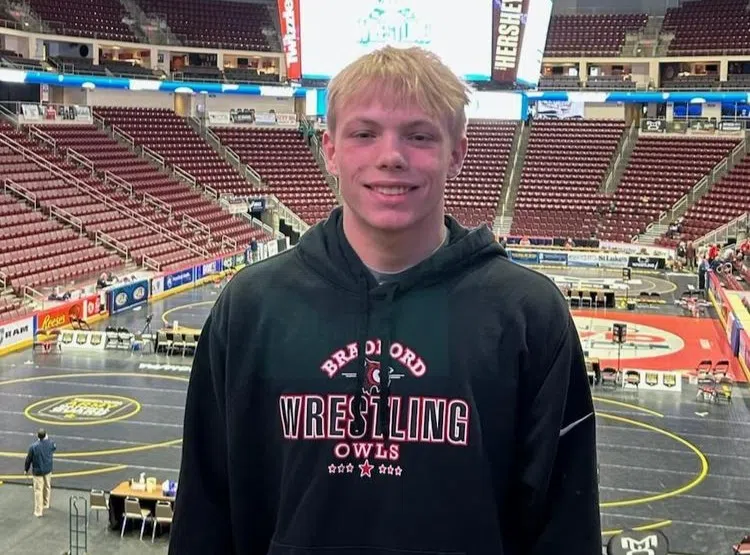 Owls Wrestler Thompson Heads to State Championships