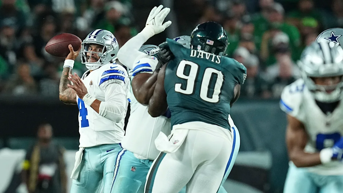 Cowboys Shock Eagles, 38-21 in Philly