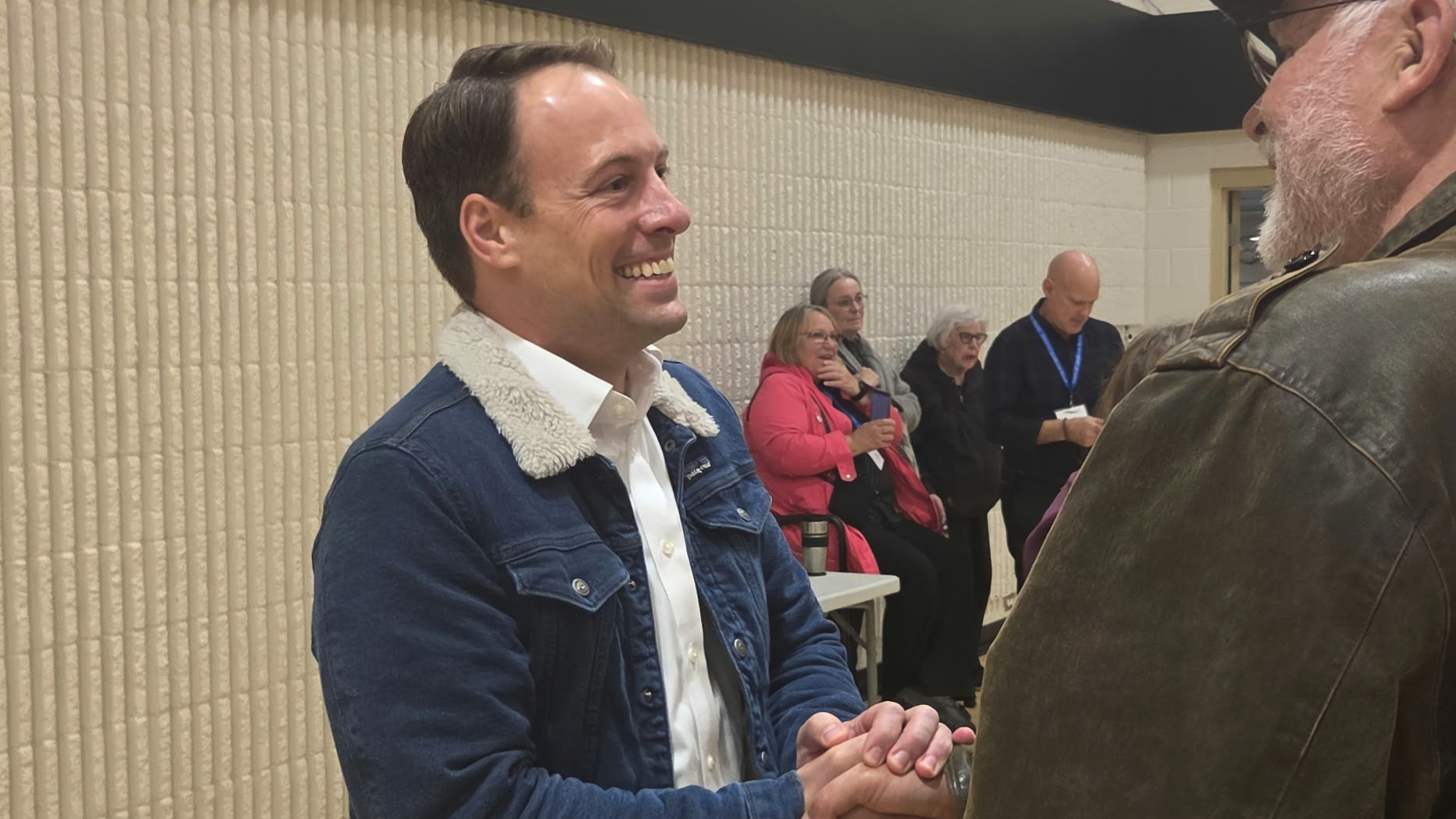 Parksville elects councillor Beil as new Mayor, Qualicum chooses Walker