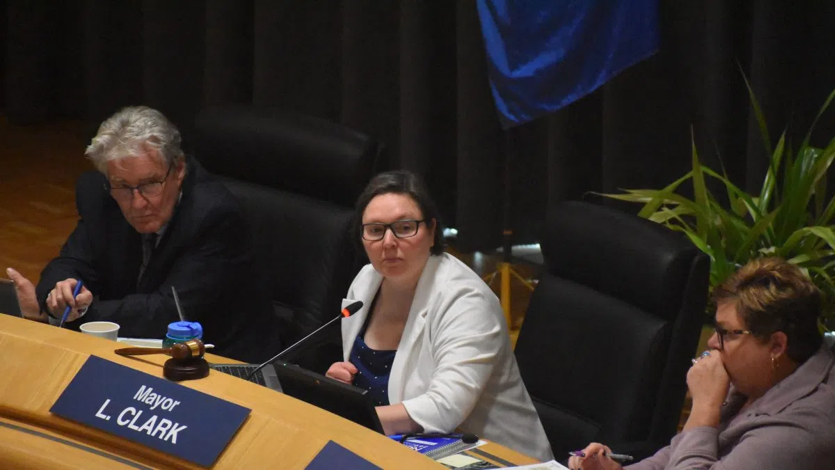 Medicine Hat city council delays decision on mayor’s legal fees reimbursement ask