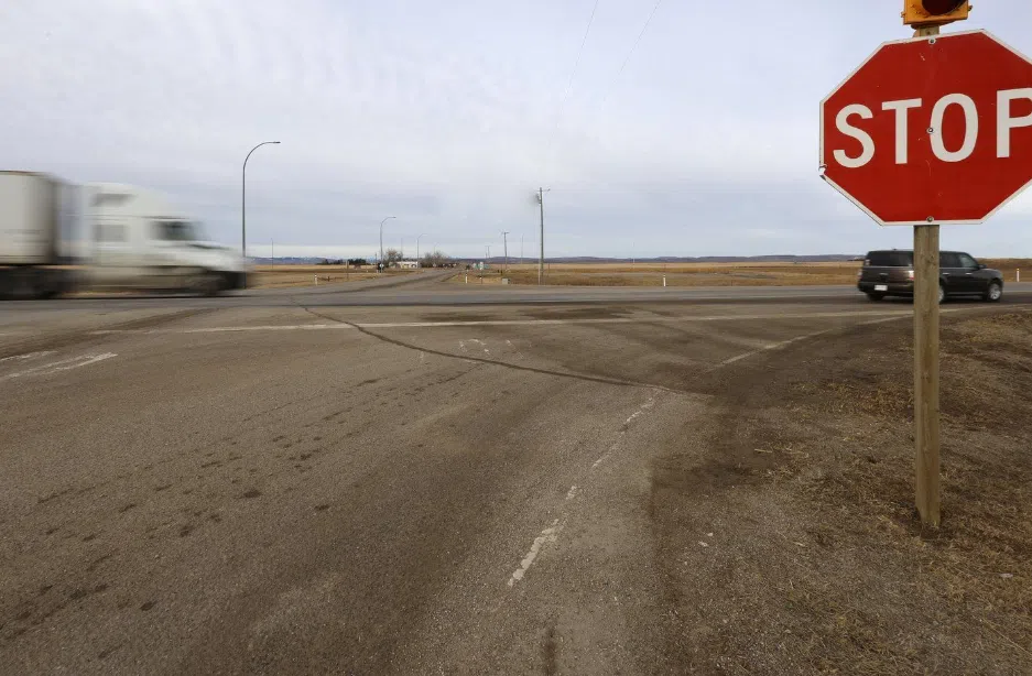 Alberta government to review Stavely intersection where 3 junior hockey players died in crash