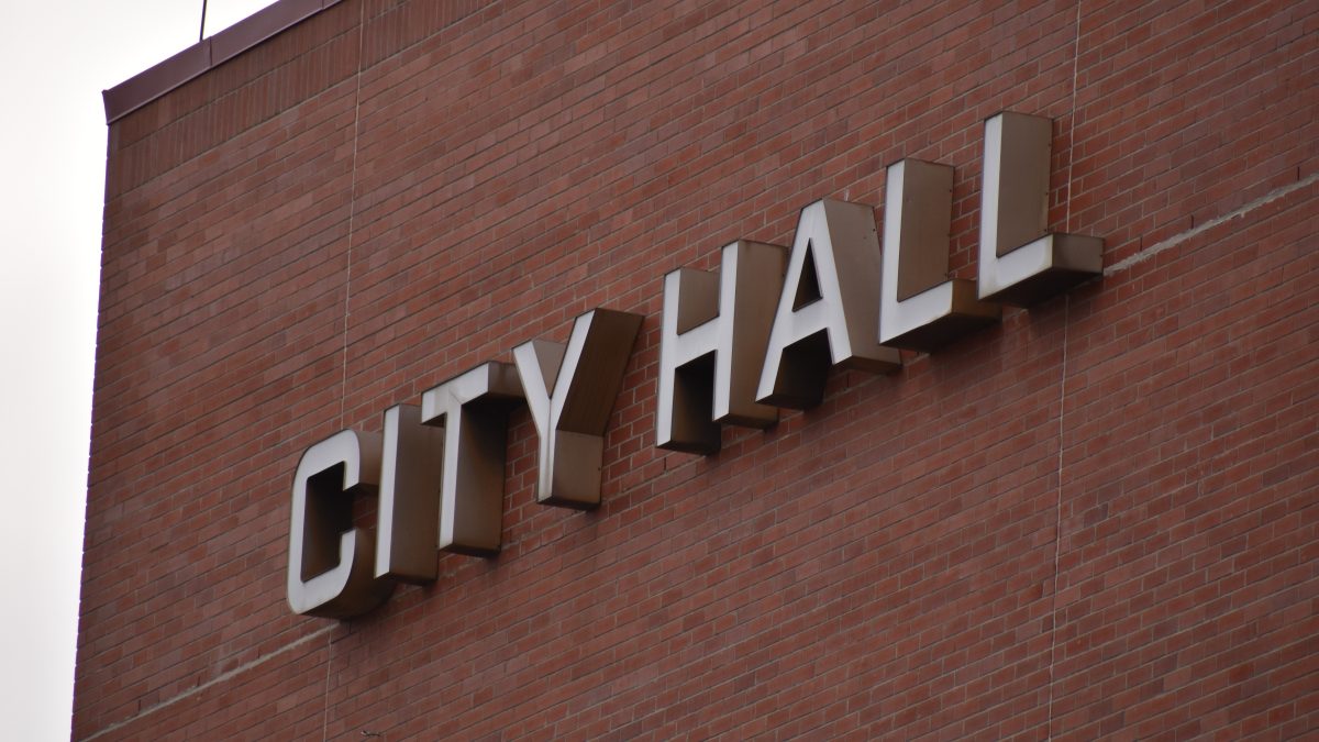 Medicine Hat City Council to meet behind closed doors for budget and airport discussions