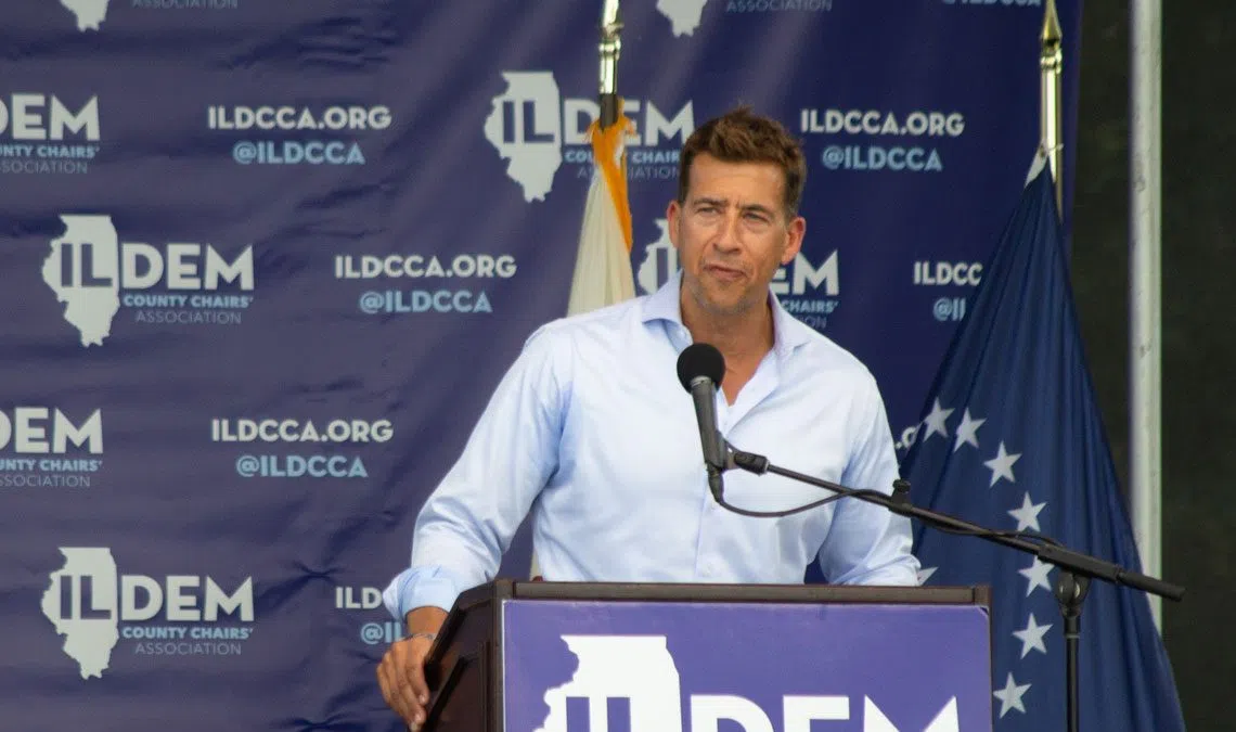 Group challenges Illinois' restrictions on using 'Democrat,' 'Republican' in org names