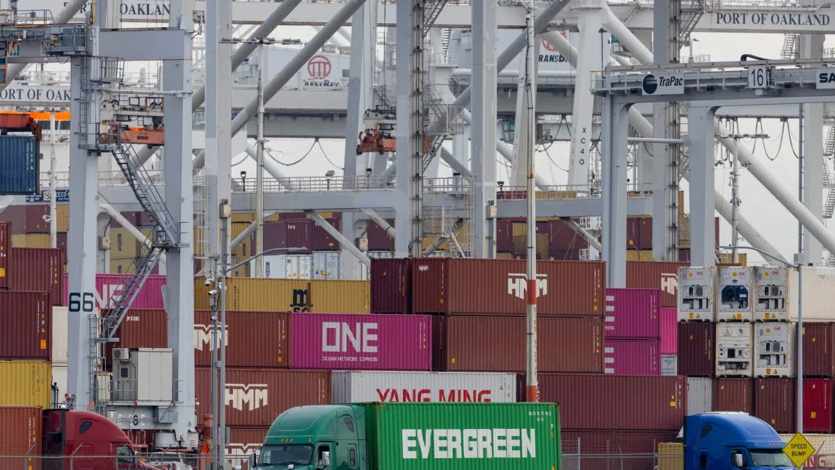 New US tariff starts at 10%, Trump administration working to hike it to 15%