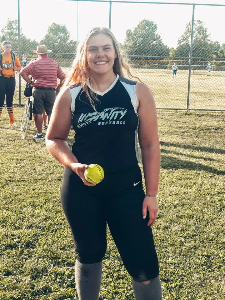 SI Insanity split DH, Lady Vandals Abby Durbin & Gracie Philpot with big games