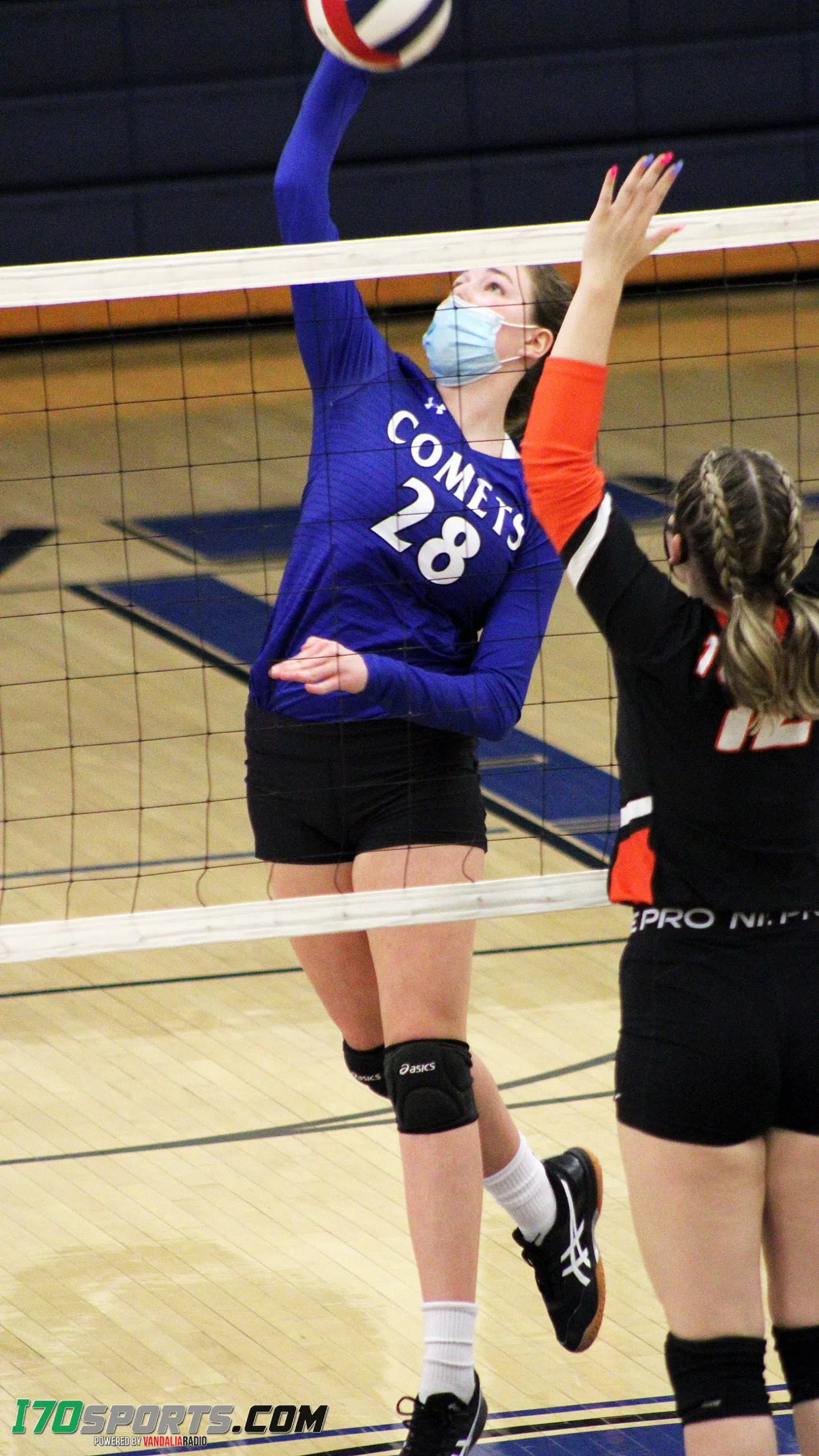 Lady Comets Volleyball sweeps Litchfield on all 3 levels on Senior Night