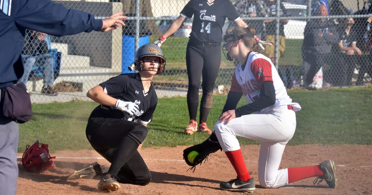 Lady Vandals softball falls to Comets | I70Sports