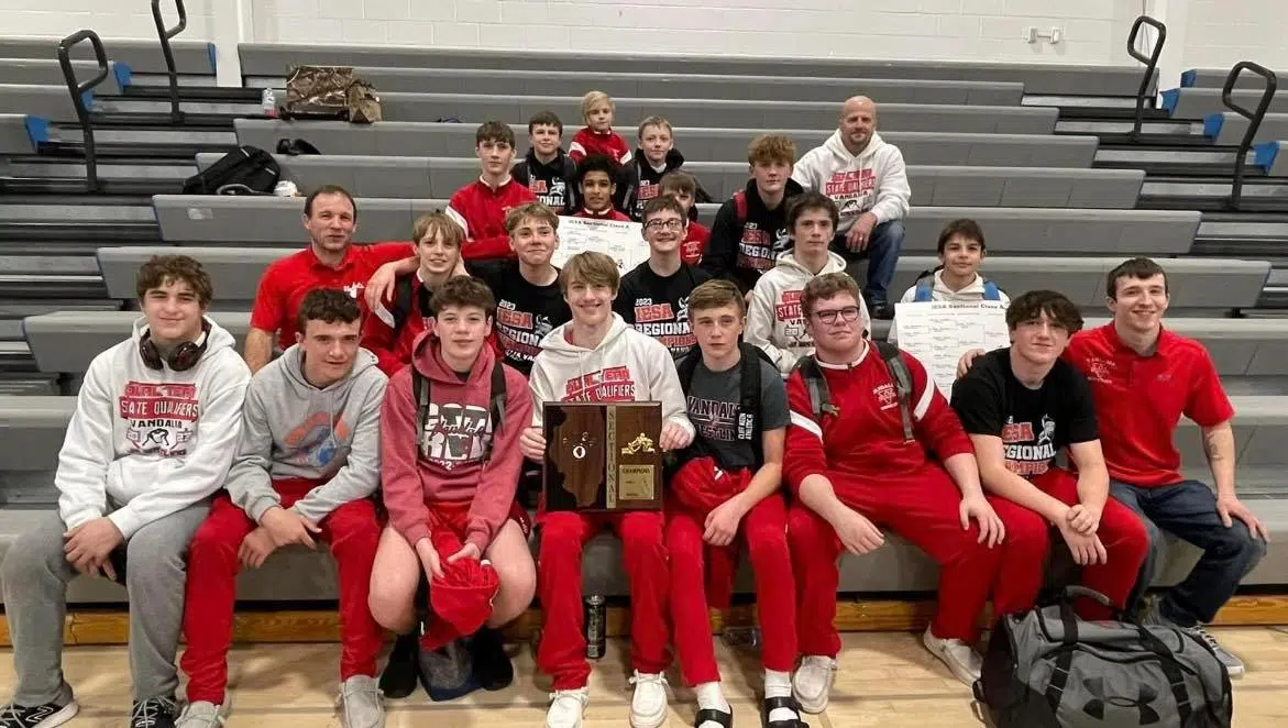 Vandalia Jr High Wrestlers win IESA Sectional as a team, Individual