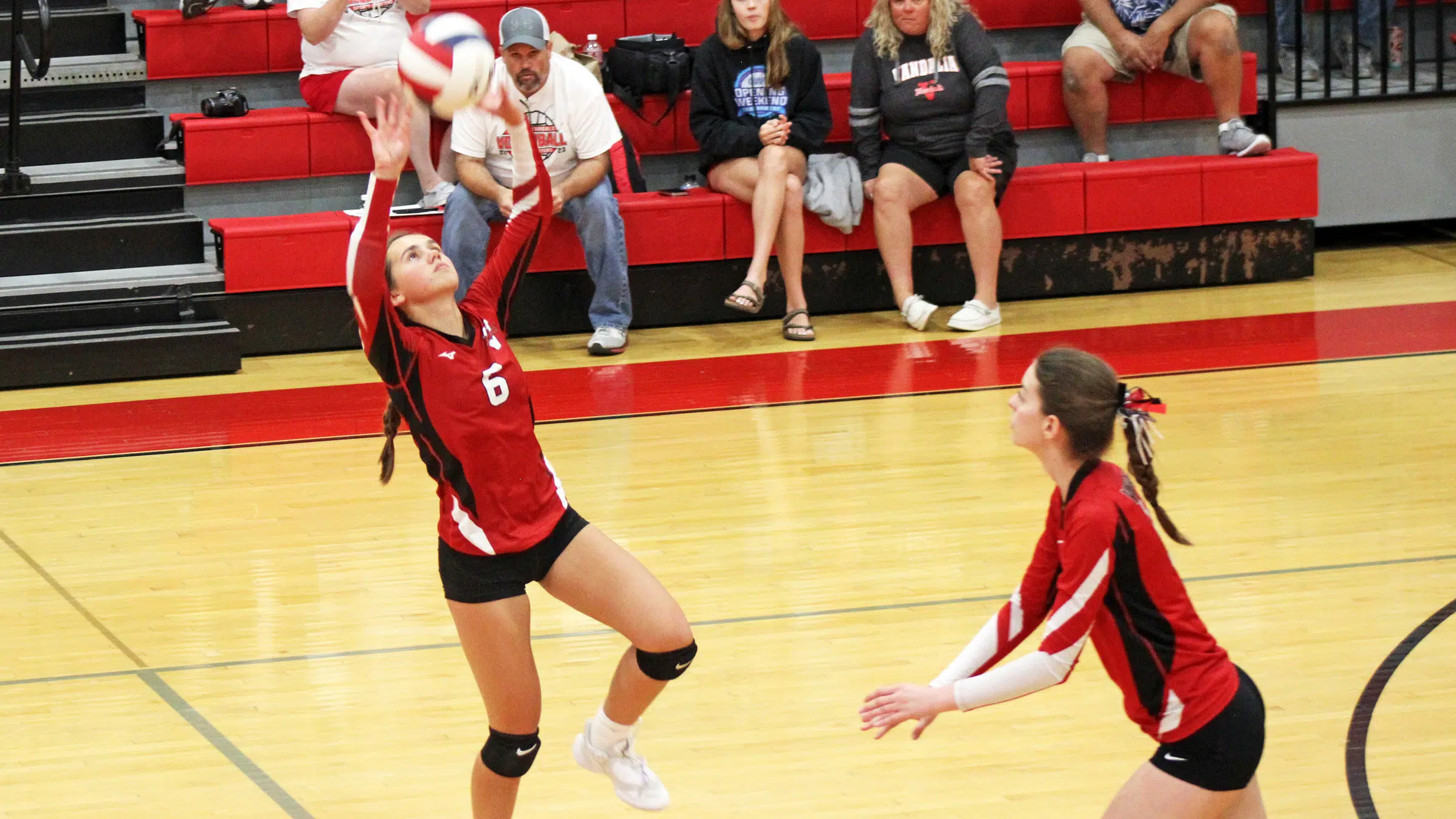 Lady Vandals Fall to Litchfield in SCC Volleyball Action