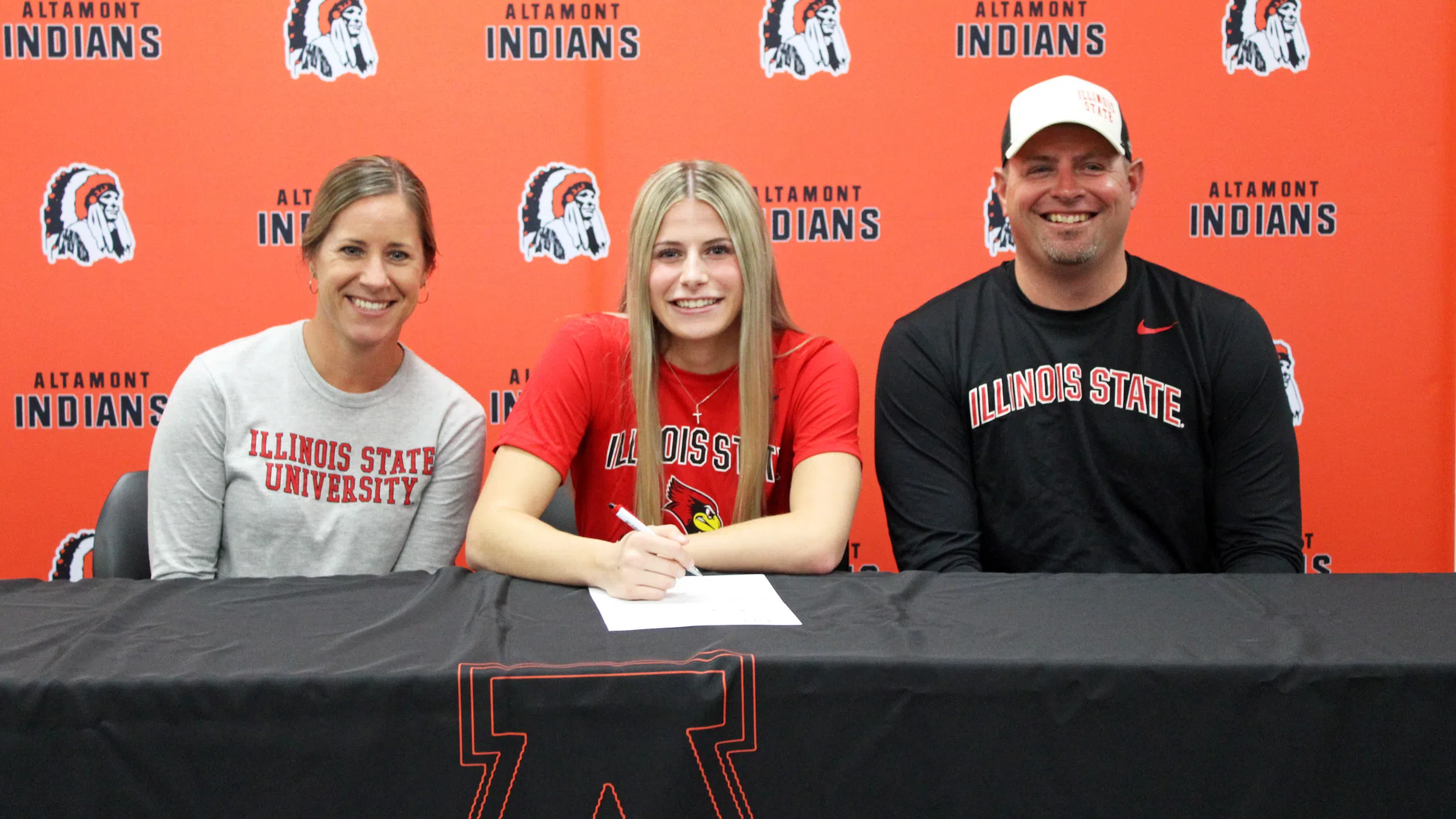 Altamont's Grace Nelson Makes It Official, Signs with Illinois State