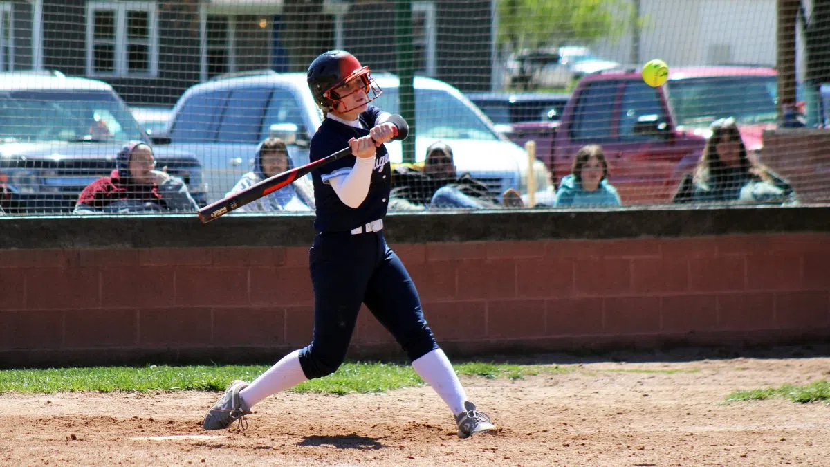 South Central Softball Triumphs 9-6 Over Teutopolis with Late-Inning Push