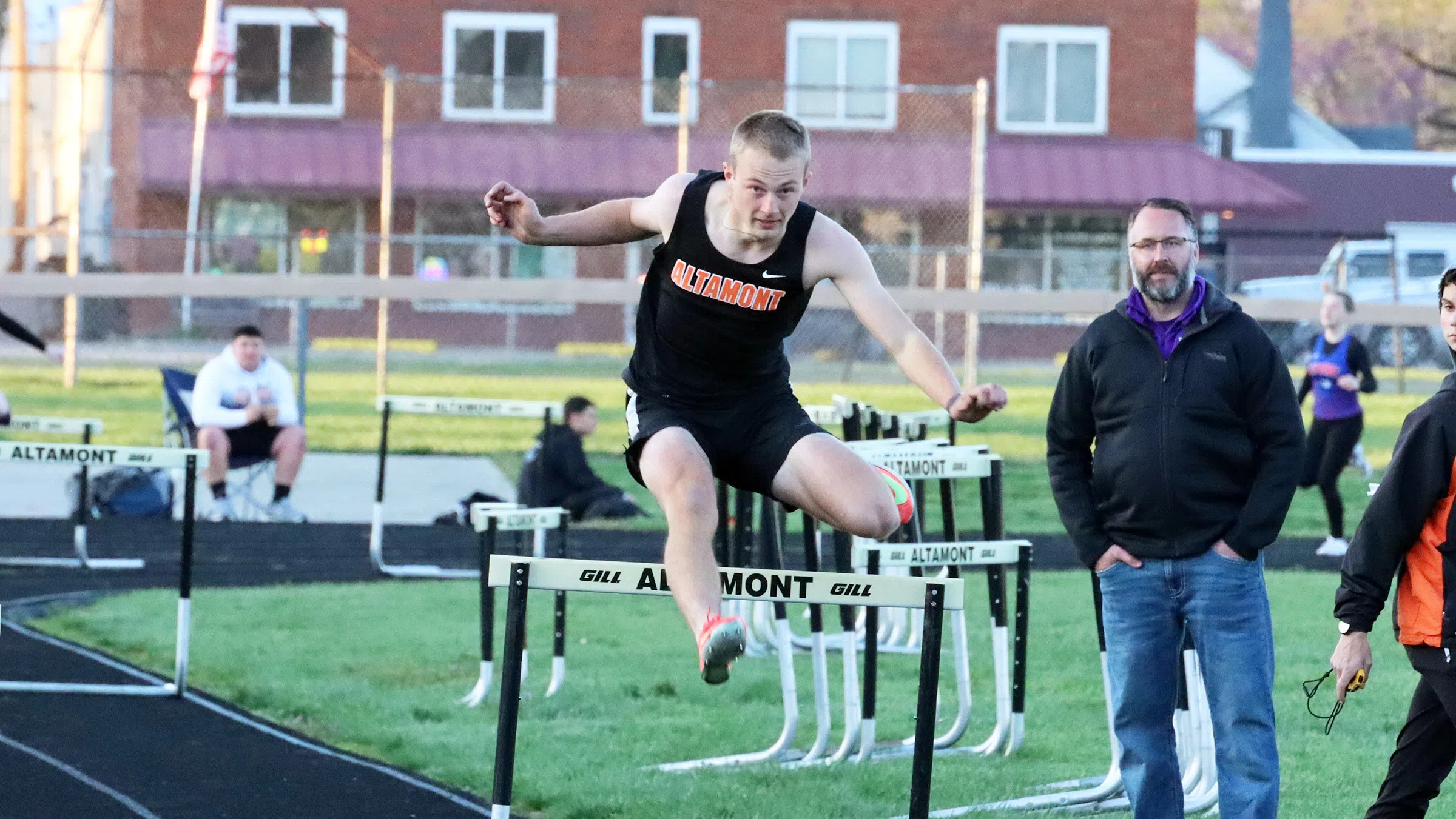 Altamont Boys Track Takes Second in Ellis Invite