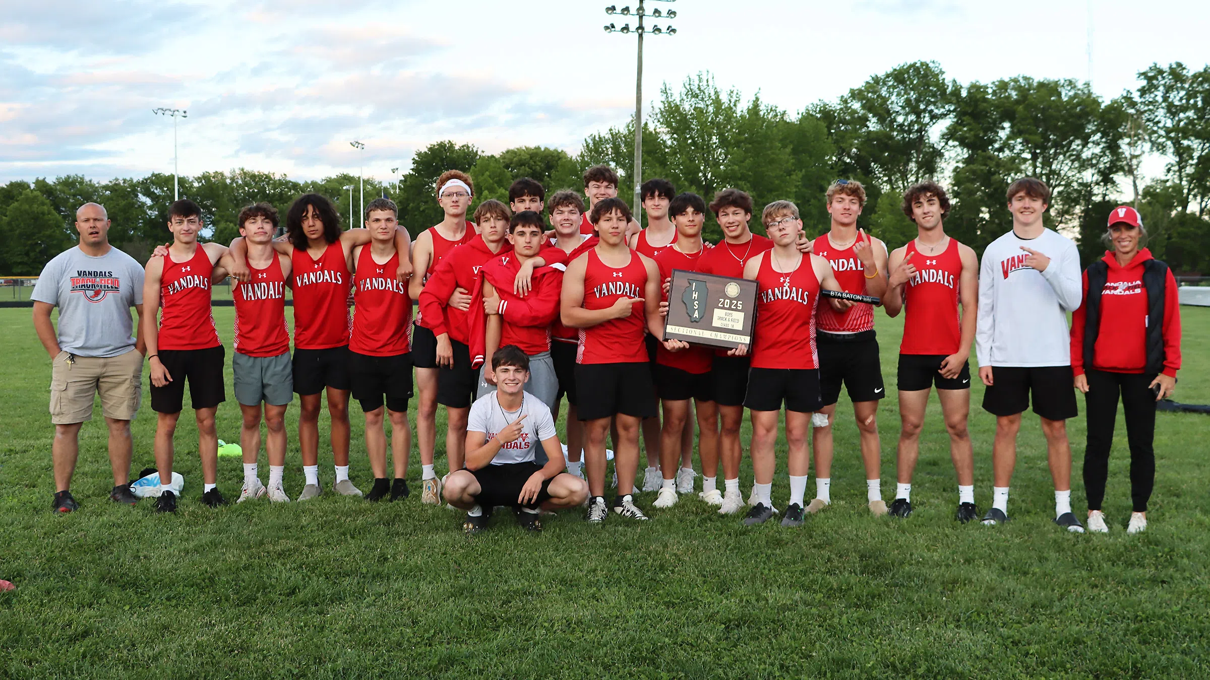 Vandalia Boys Track Wins Altamont 1A Sectional Title, Qualify Six for State Meet