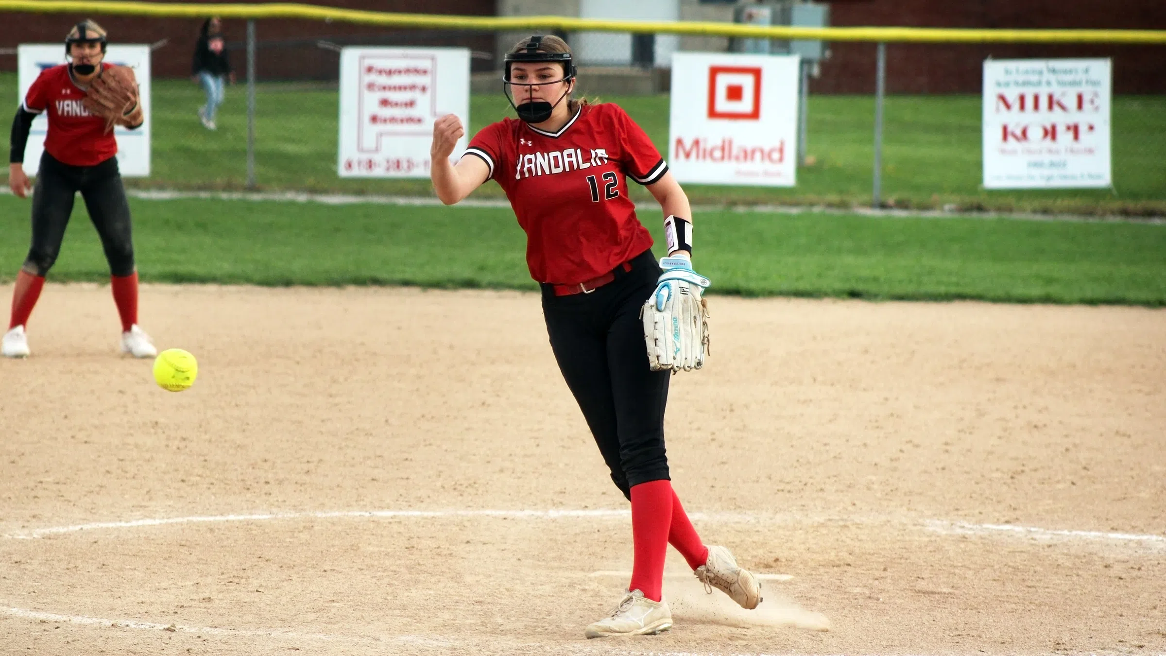 Lady Vandals Split Doubleheader With Trenton Wesclin