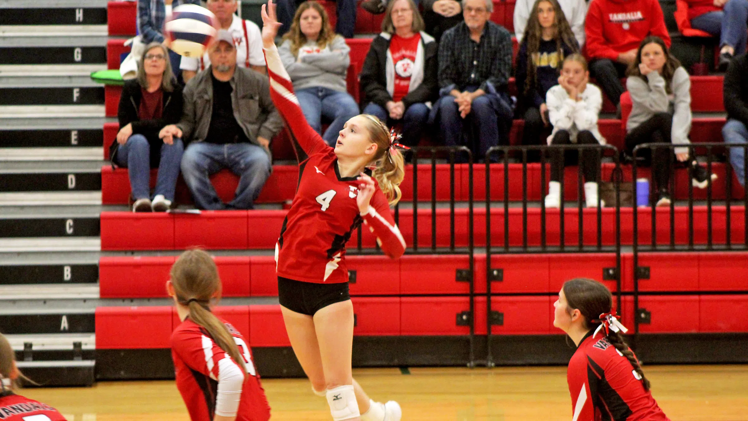 Lady Vandals Volleyball Season Comes to End with Loss to Teutopolis