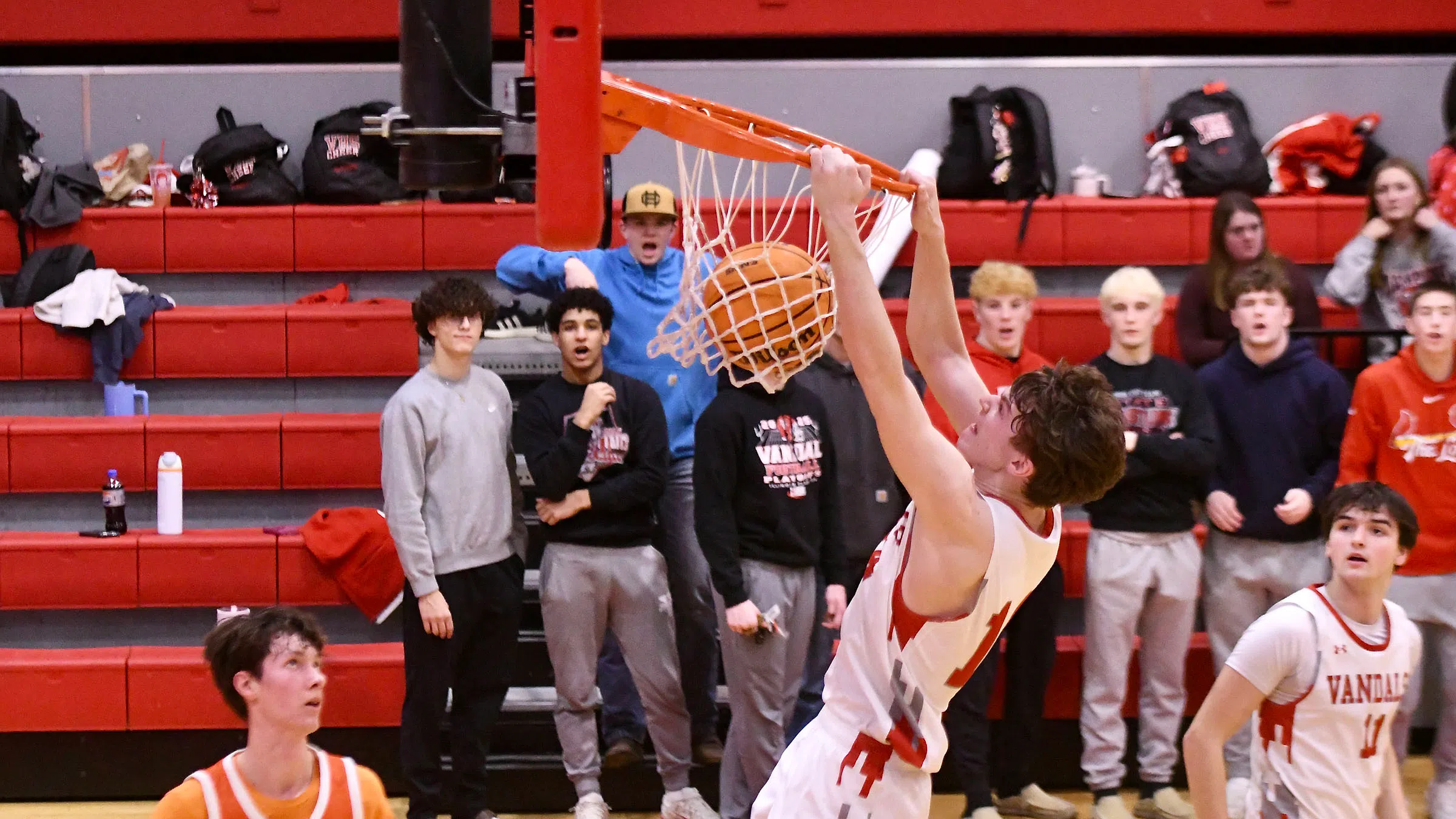 Vandals Knock off Flora to Advance to Regional Semifinals