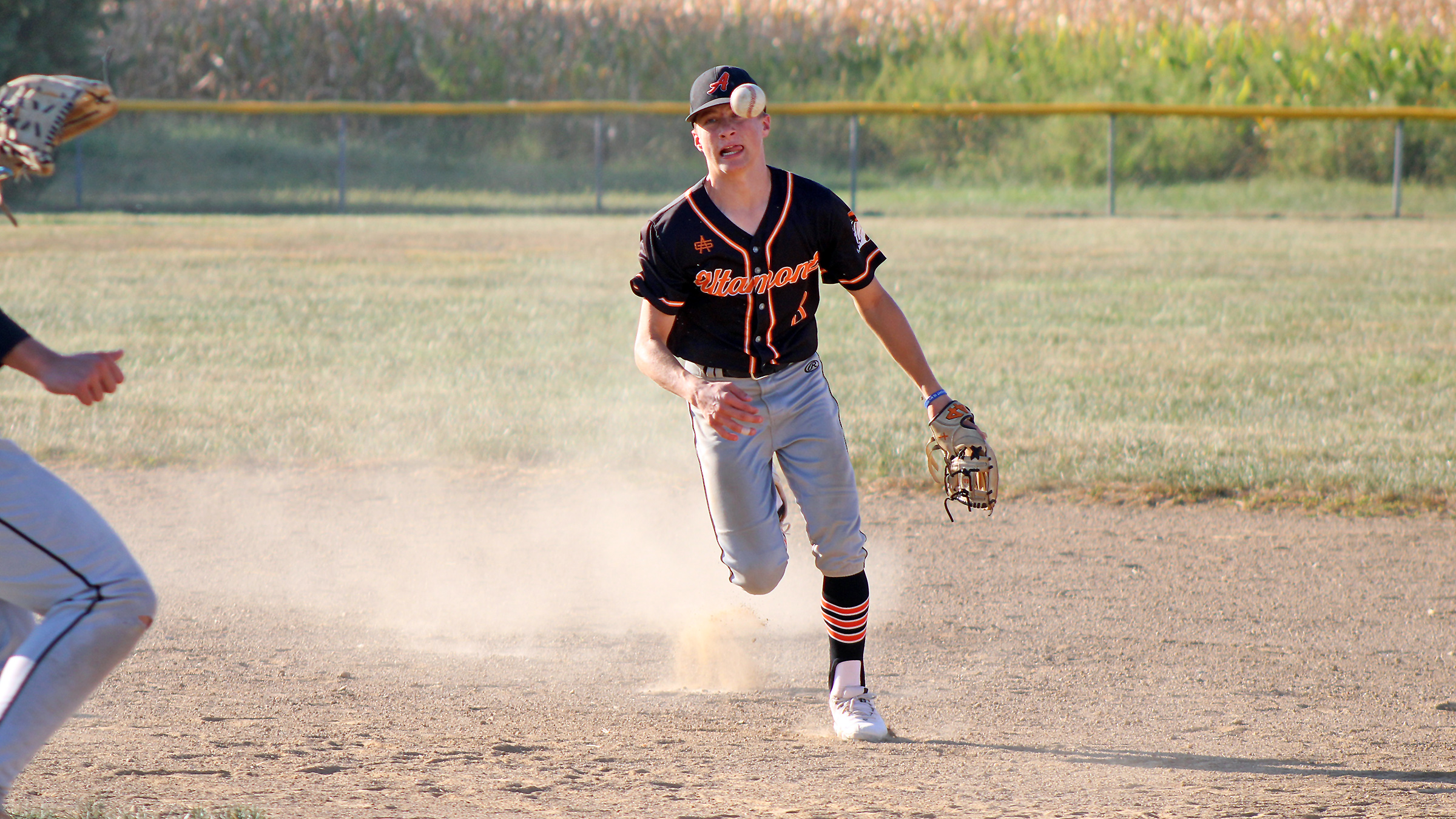 Altamont Scores 9 Runs in Last Three Innings for 9-4 Win at Woodlawn