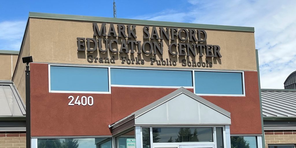 Central HS pool costs up for debate - Vimarsana News