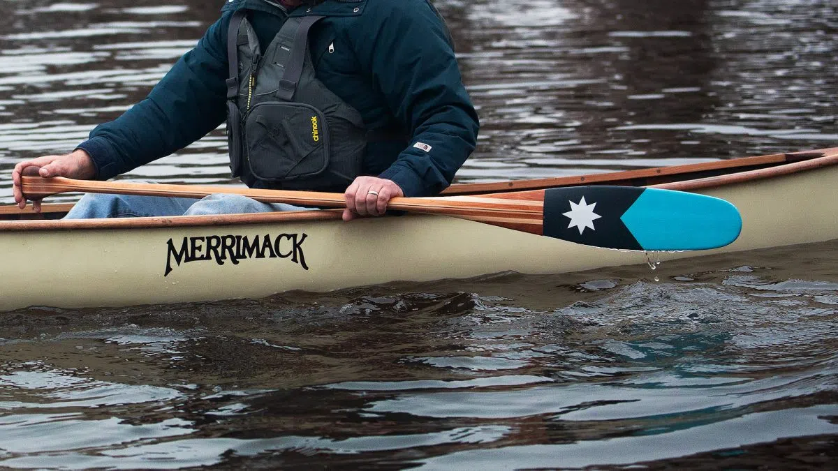 Canoe paddle showcases new Minnesota flag Winona Radio