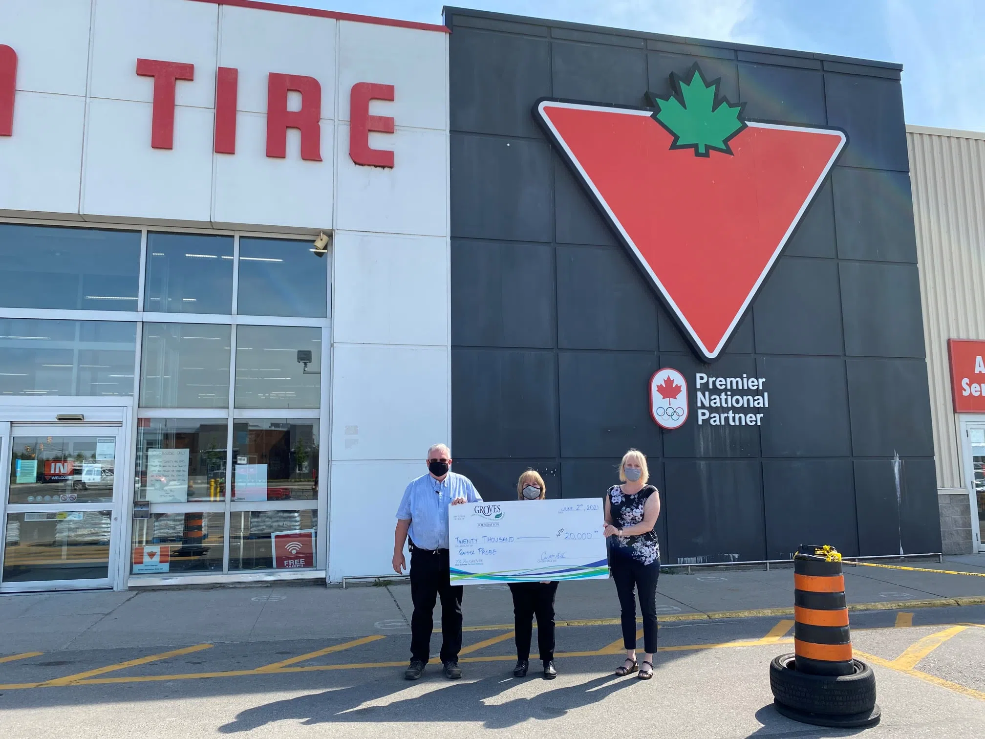 Groves Hospital & Foundation Recieves $20,000 Donation from Canadian Tire