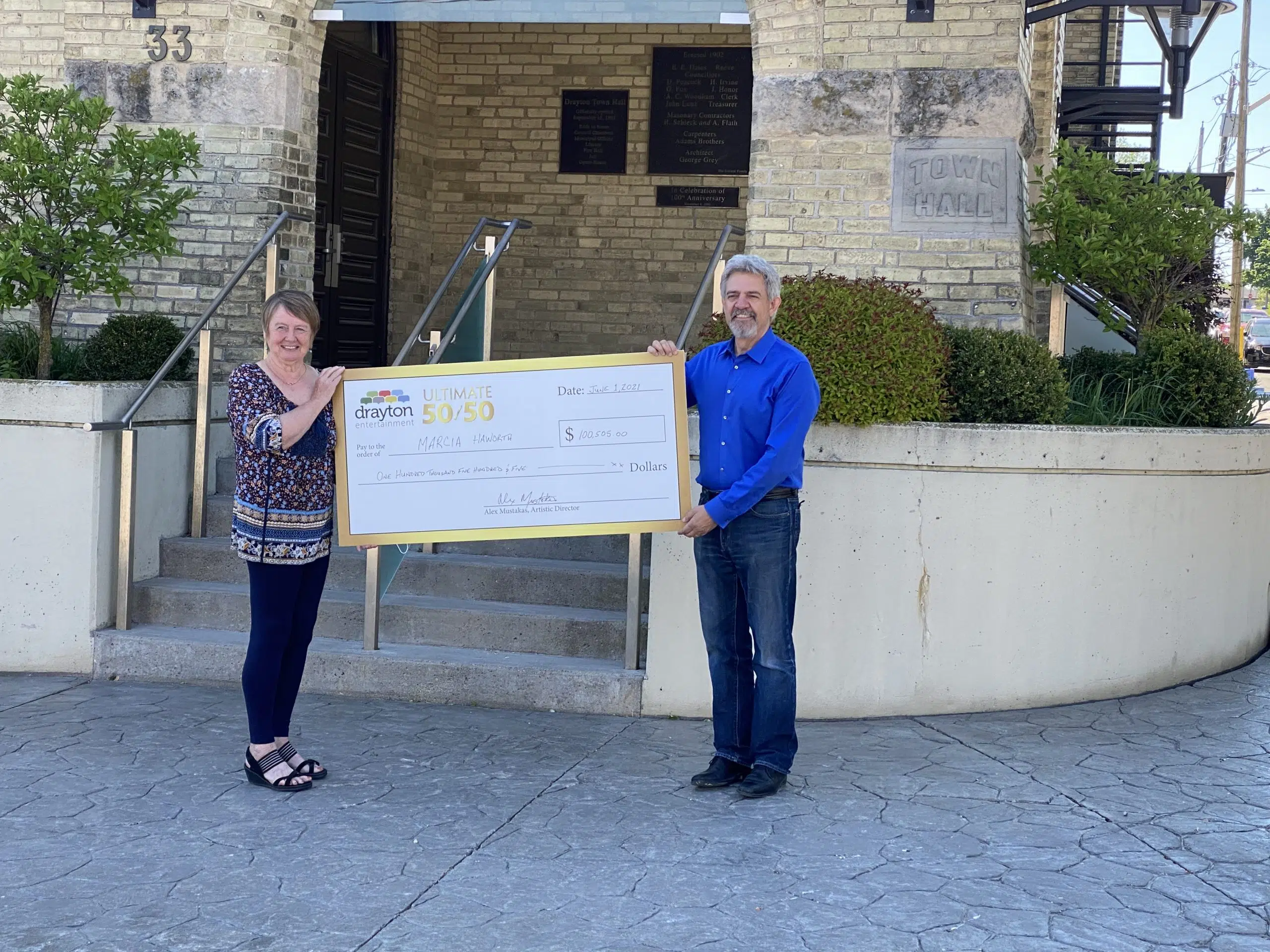 Long-time Drayton Festival Theatre Patron Wins Over $100,000
