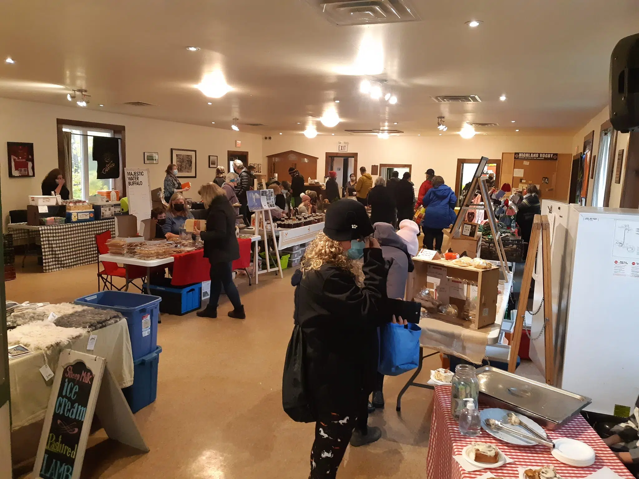 Elora Farmers' Market to Hold Holiday Night Market