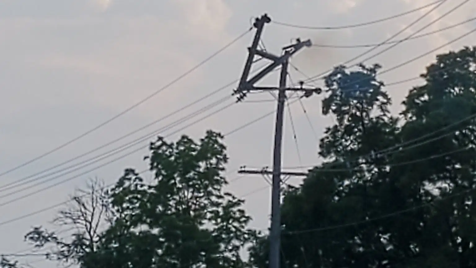Some Fergus Residents Experience Power Outage Monday Evening Due to Broken Hydro Pole