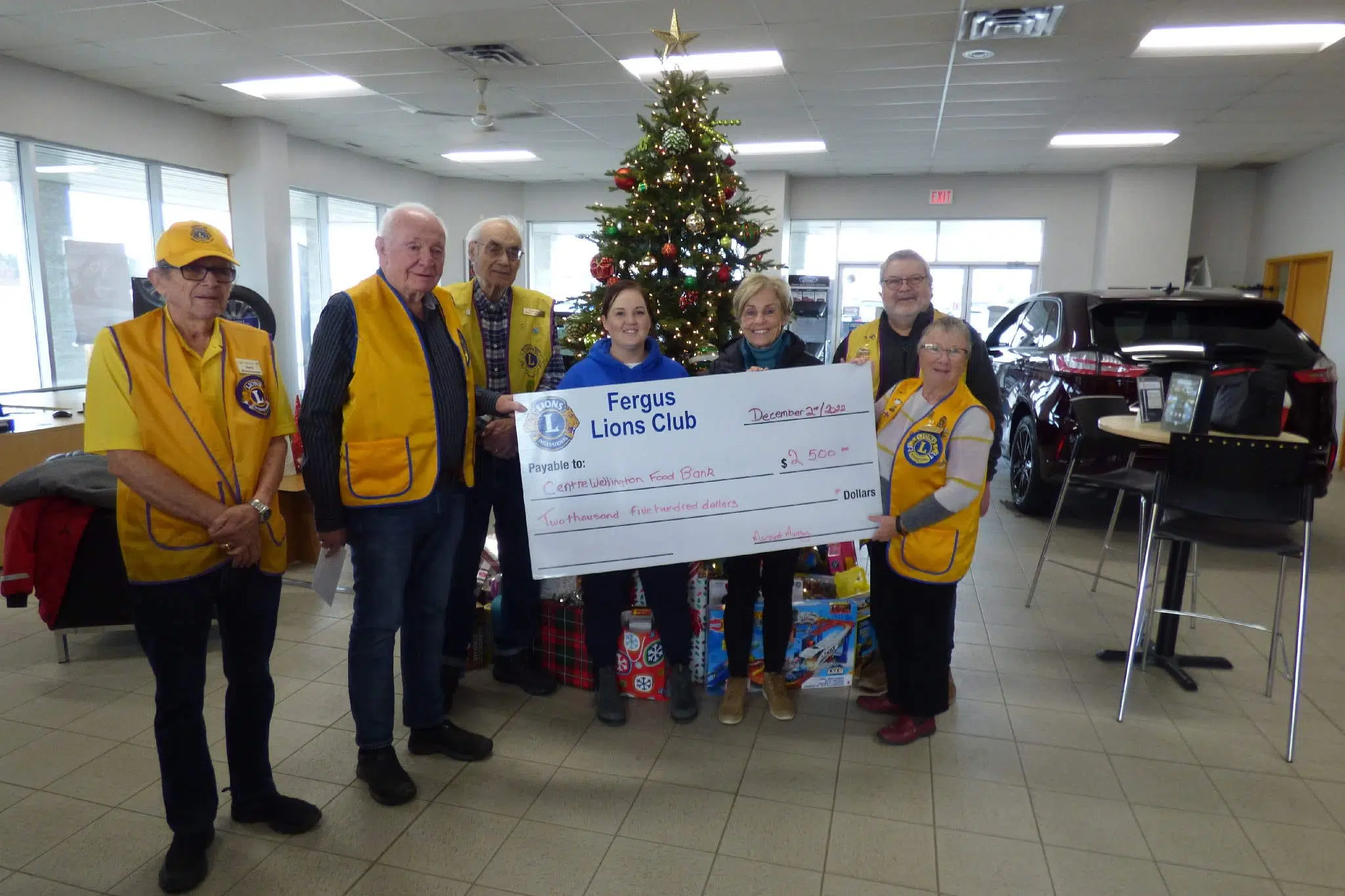 Fergus Lions Club Presents $2,500 Donation to Centre Wellington Food Bank