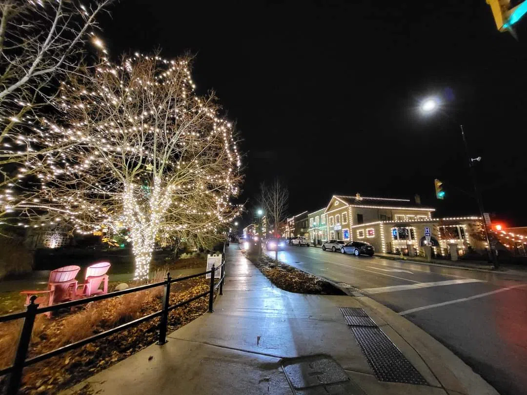 PHOTOS: Downtown Elora Lights Up for the Holidays