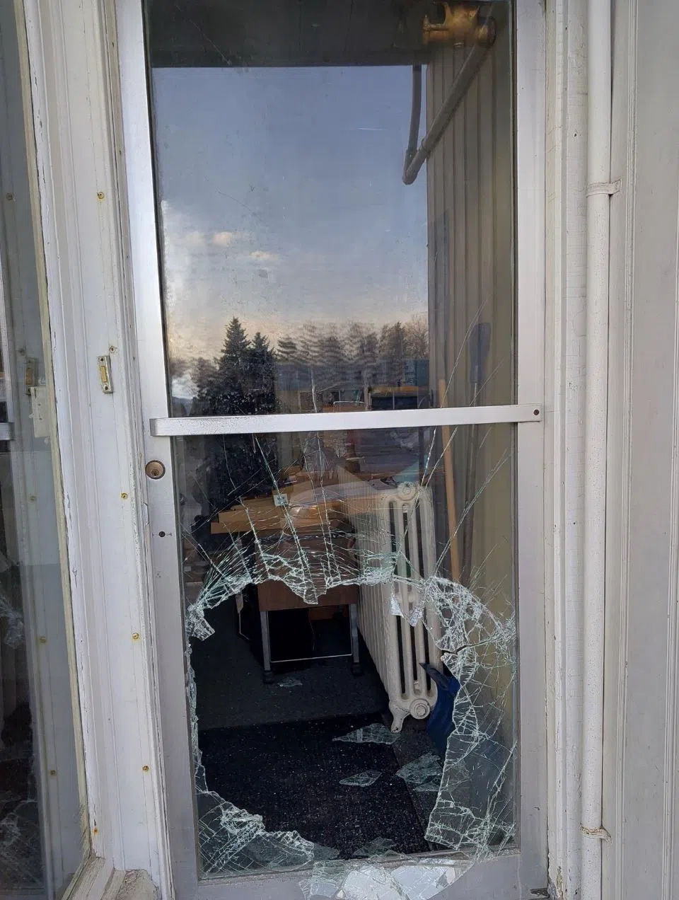 Police Investigating Break and Enter Theft in Mount Forest