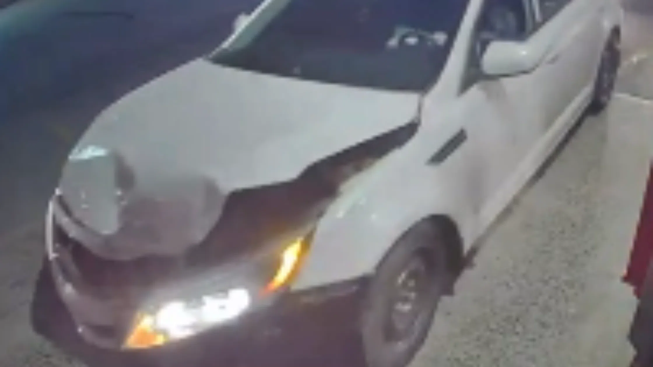 Guelph Police Looking for Driver Who Struck Light Post Tuesday Night