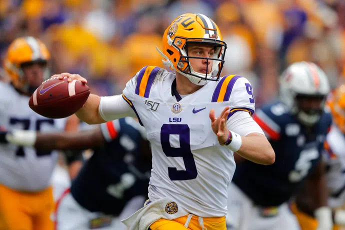 Burrow's 321 Yards Helps No. 2 LSU Down No. 9 Auburn, 23-20