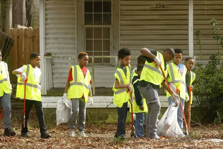 Mississippi City Aims To Create Litter Workforce