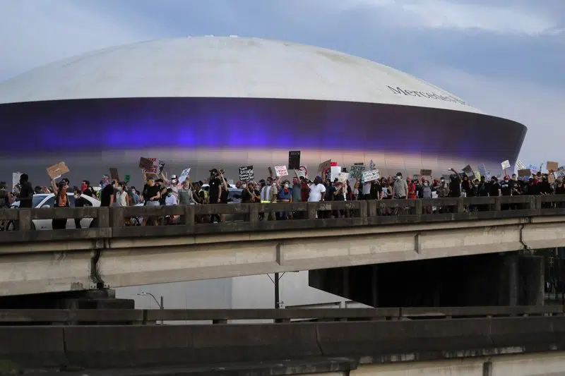 Louisiana lawmakers agree to add Caesars name to Superdome