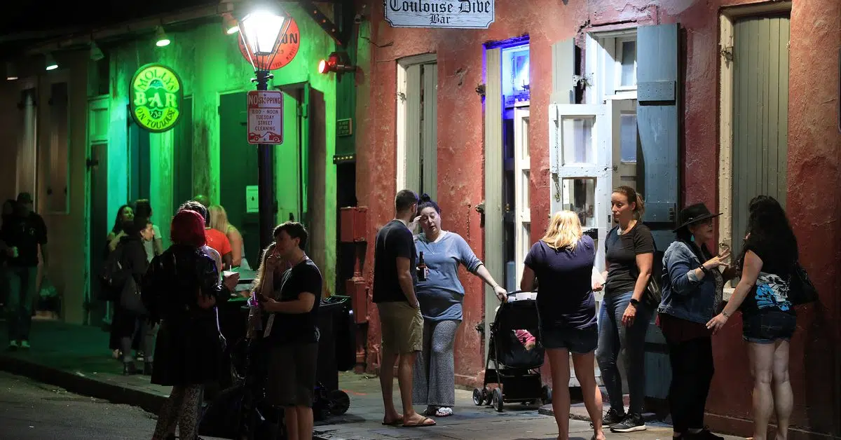 New Orleans Bars Can Continue Indoor Service Amid Pandemic
