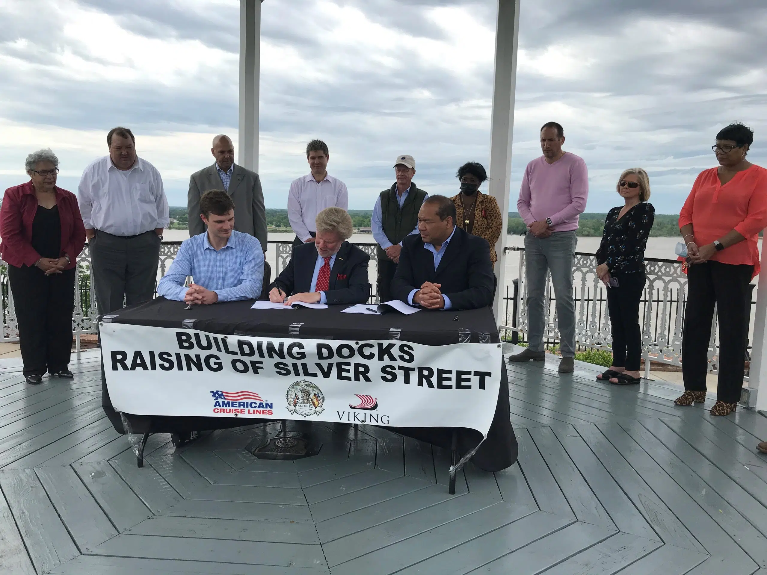 Docking leases signed for Natchez to accommodate more riverboats