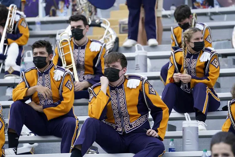 LSU students urged to get vaccinated, must wear masks