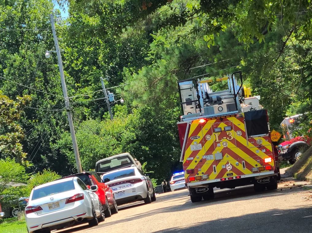 Vicksburg home set on fire, reportedly while occupied