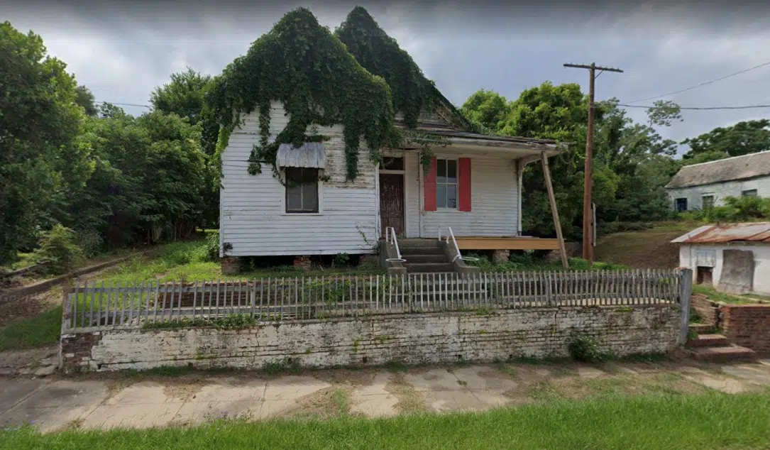 Natchez historic preservation board reviews efforts to restore Nellie's brothel