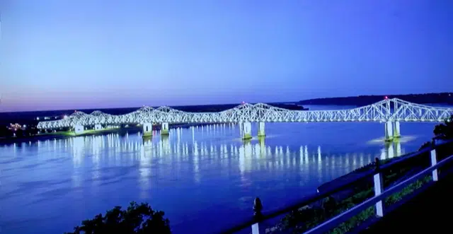 Natchez Mayor not giving up on relighting Natchez-Vidalia bridges but plans being scaled back