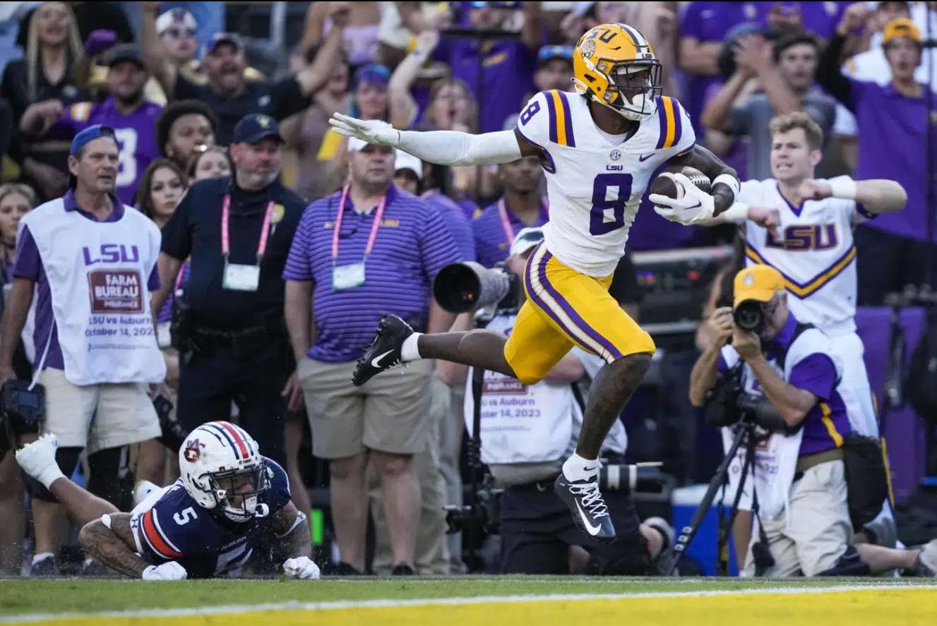 Daniels and No. 22 LSU's offense is prolific again in a 48-18 win over Auburn