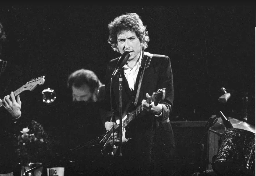 Bob Dylan is giving fans a chance to relive his 1974 tour with the Band ...