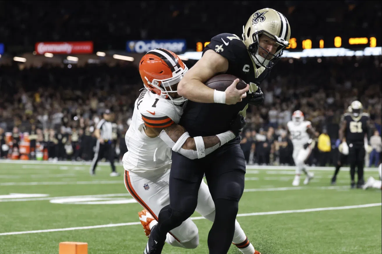 Taysom Hill runs for 3 TDs as the Saints top Jameis Winston and the struggling Browns 35-14