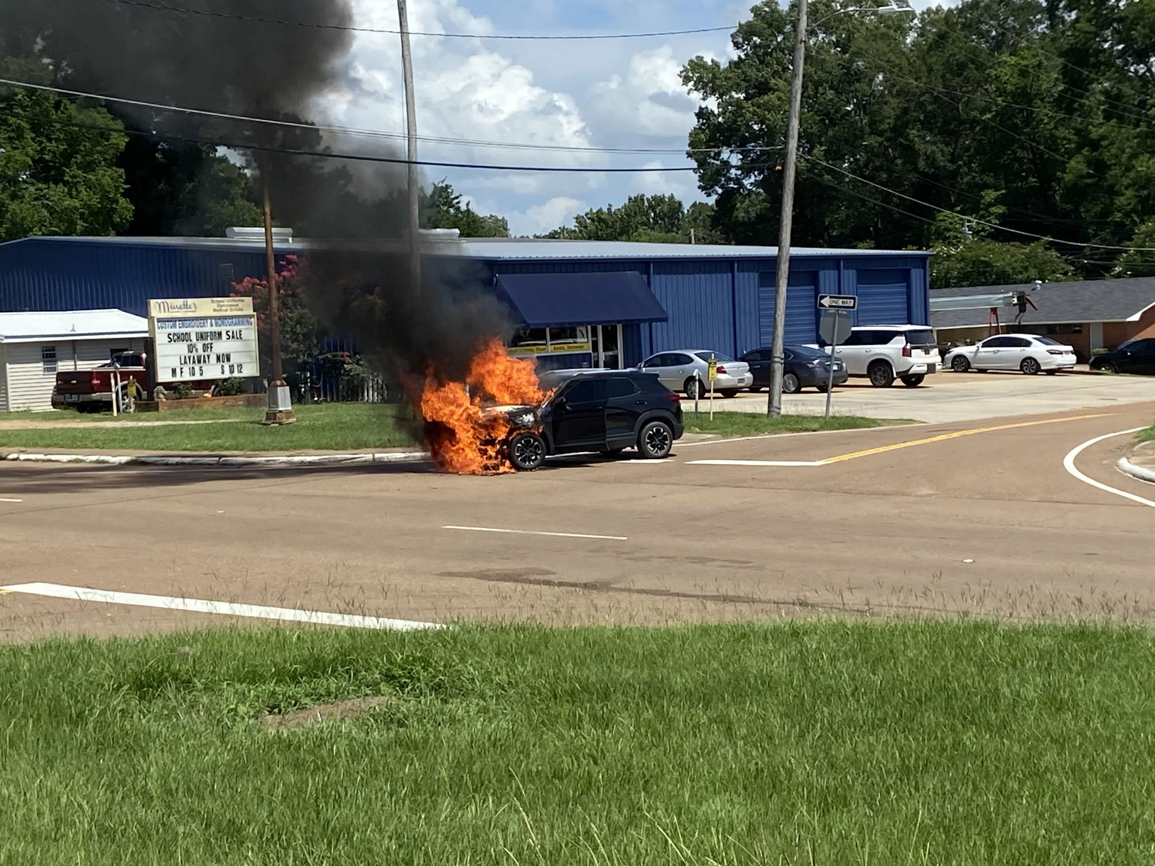 BREAKING: Natchez Fire Department Responds to Car Fire Near Liberty Rd & Franklin St