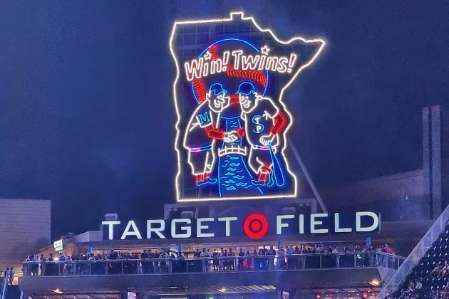 Target Field Twins Minnesota Twins Minnie and Paul